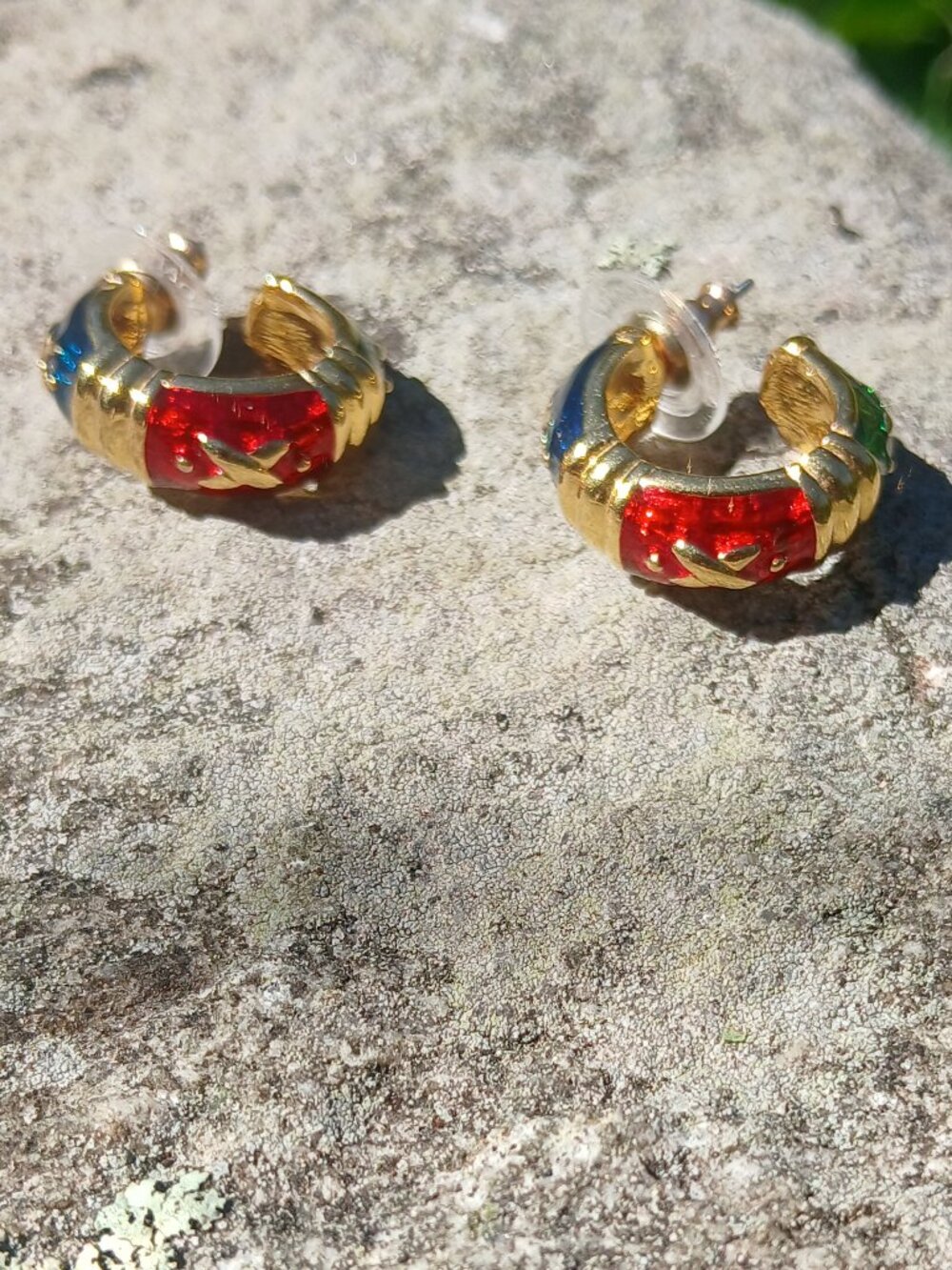 Joan Rivers VTG Hoop Earrings Gold Tone Enamel Red Blue Green earrings pierced